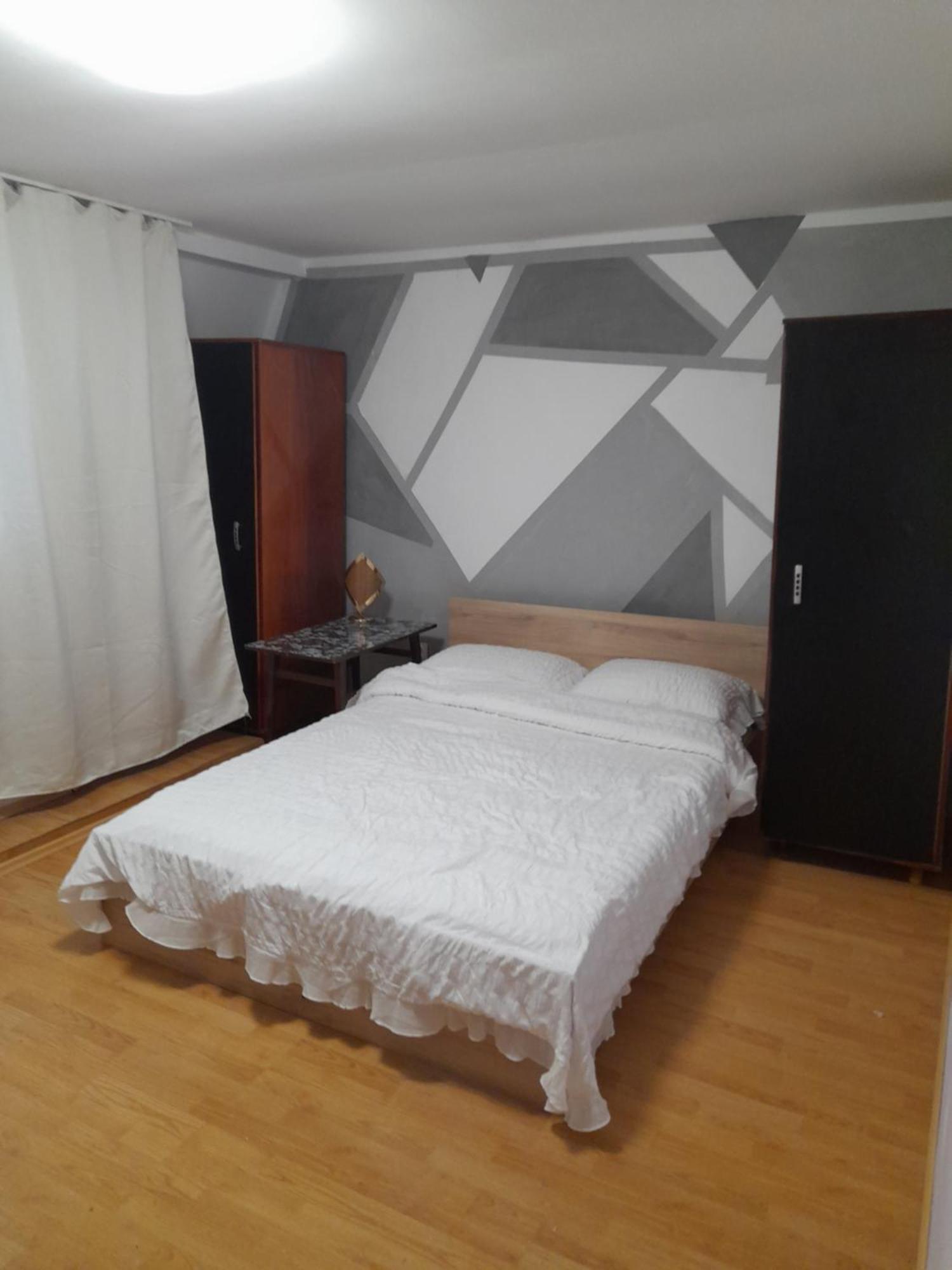 Garsoniera Sic Zona Terapia Zona Linistita La Casa Cu Parcare Cluj-Napoca Exterior foto