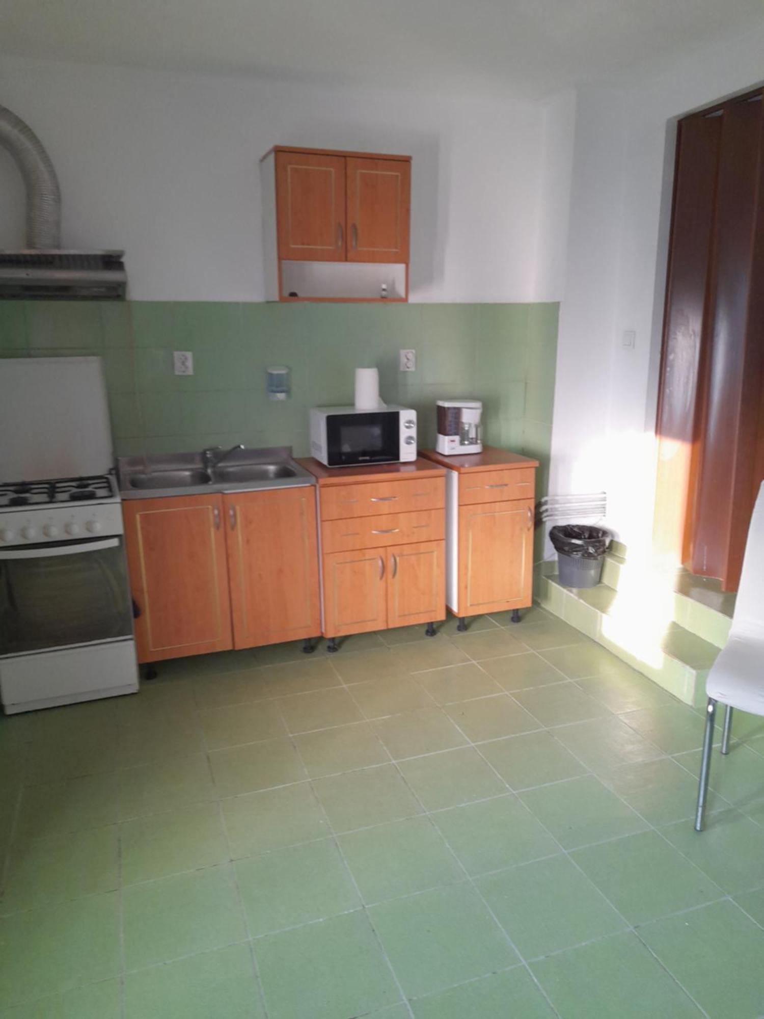 Garsoniera Sic Zona Terapia Zona Linistita La Casa Cu Parcare Cluj-Napoca Exterior foto