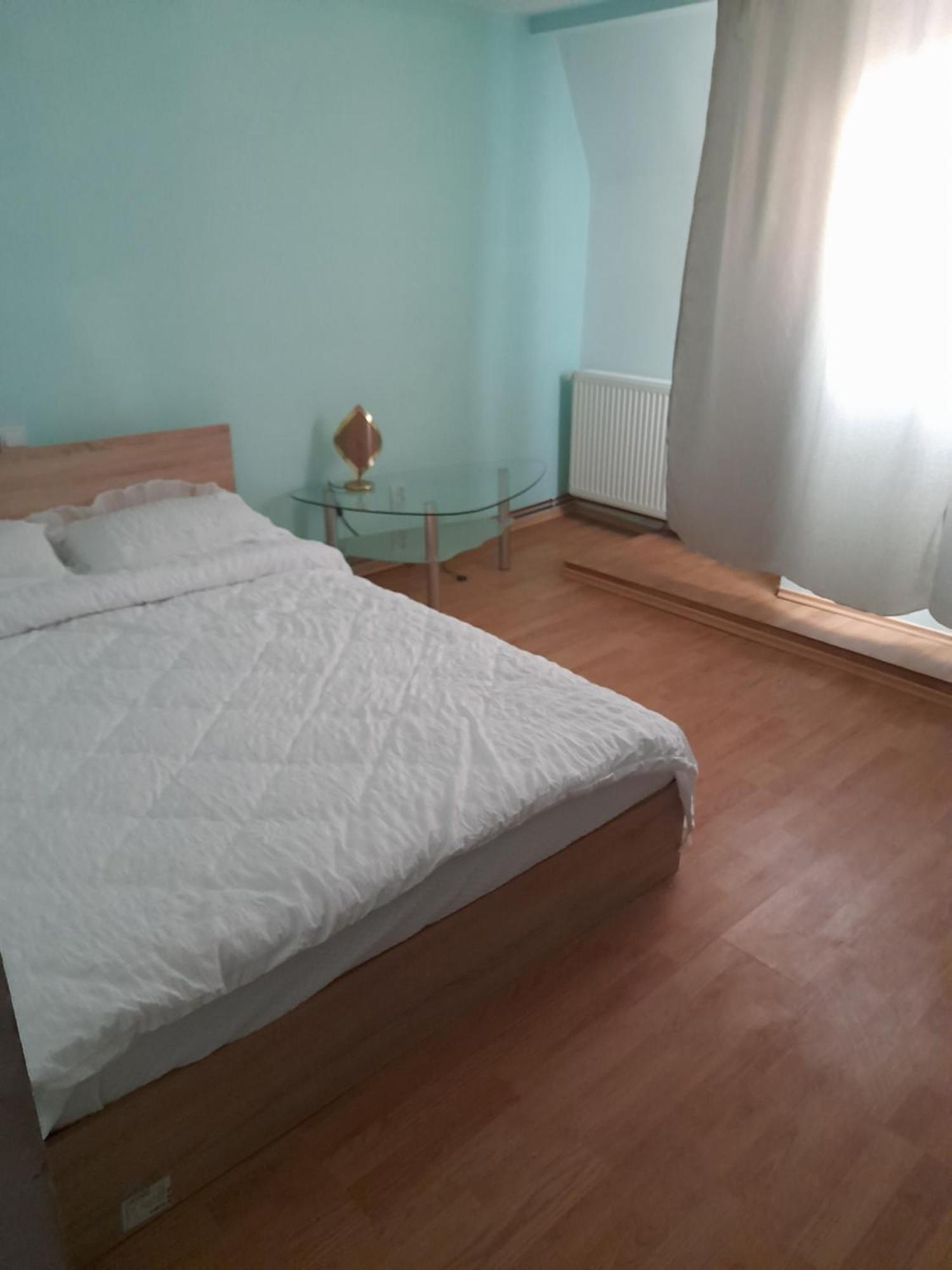 Garsoniera Sic Zona Terapia Zona Linistita La Casa Cu Parcare Cluj-Napoca Exterior foto