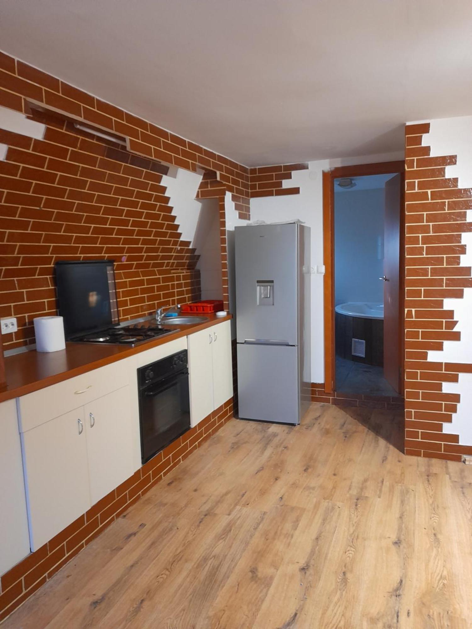 Garsoniera Sic Zona Terapia Zona Linistita La Casa Cu Parcare Cluj-Napoca Exterior foto