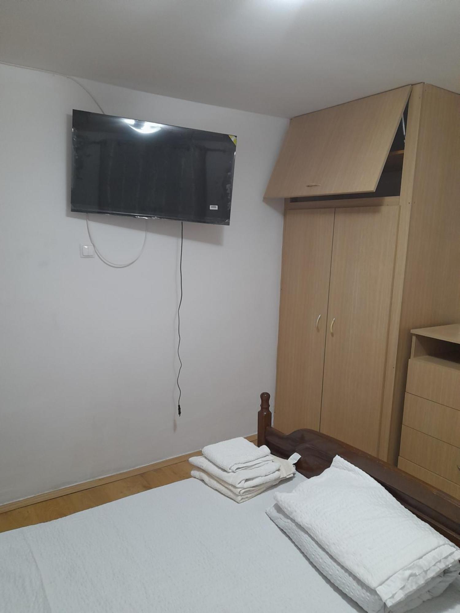 Garsoniera Sic Zona Terapia Zona Linistita La Casa Cu Parcare Cluj-Napoca Exterior foto