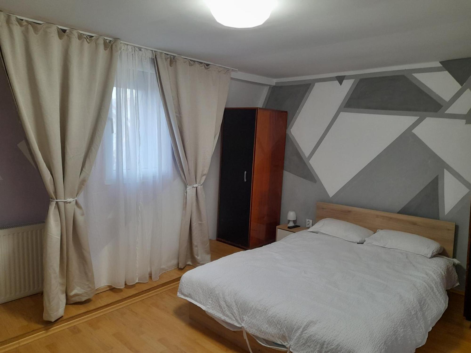 Garsoniera Sic Zona Terapia Zona Linistita La Casa Cu Parcare Cluj-Napoca Exterior foto