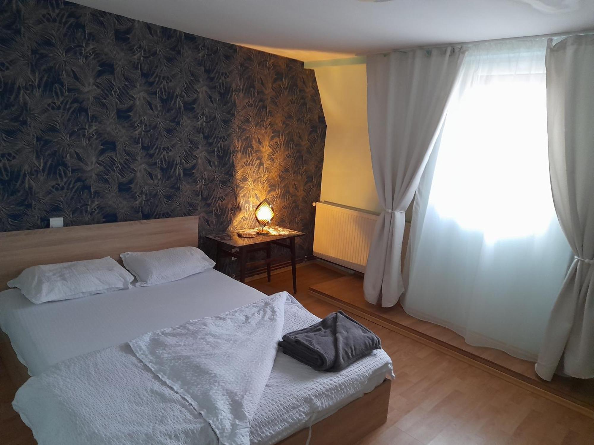 Garsoniera Sic Zona Terapia Zona Linistita La Casa Cu Parcare Cluj-Napoca Exterior foto