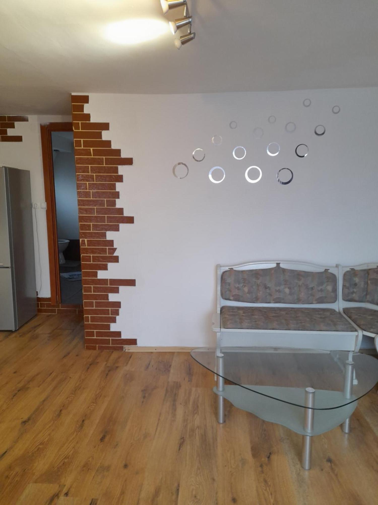 Garsoniera Sic Zona Terapia Zona Linistita La Casa Cu Parcare Cluj-Napoca Exterior foto
